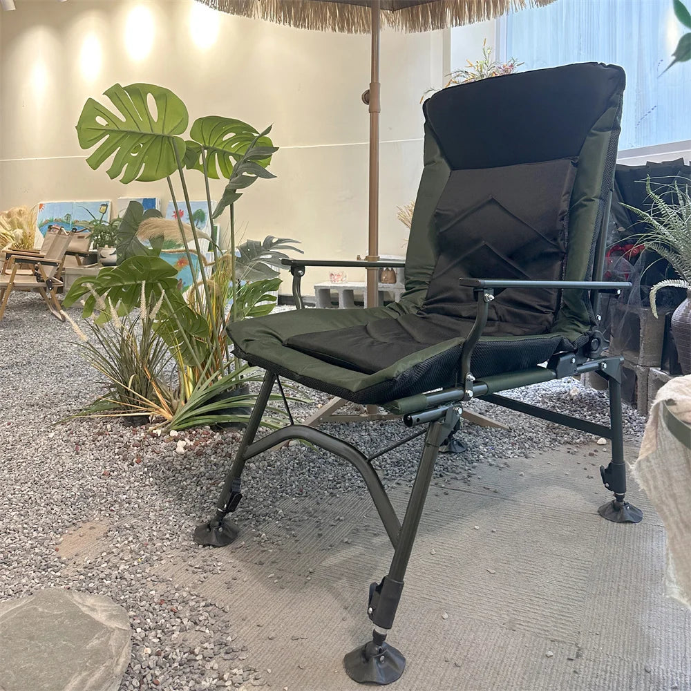Folding recliner with adjustable 5 angles, suitable for indoor or outdoor camping and hiking, convenient and portable.